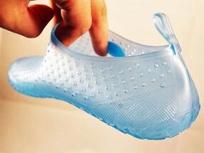 Scarpe personalizzate per luoghi pubblici per prevenire la comparsa delle verruche plantari